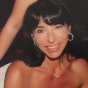 Meet your Posher, Leslie